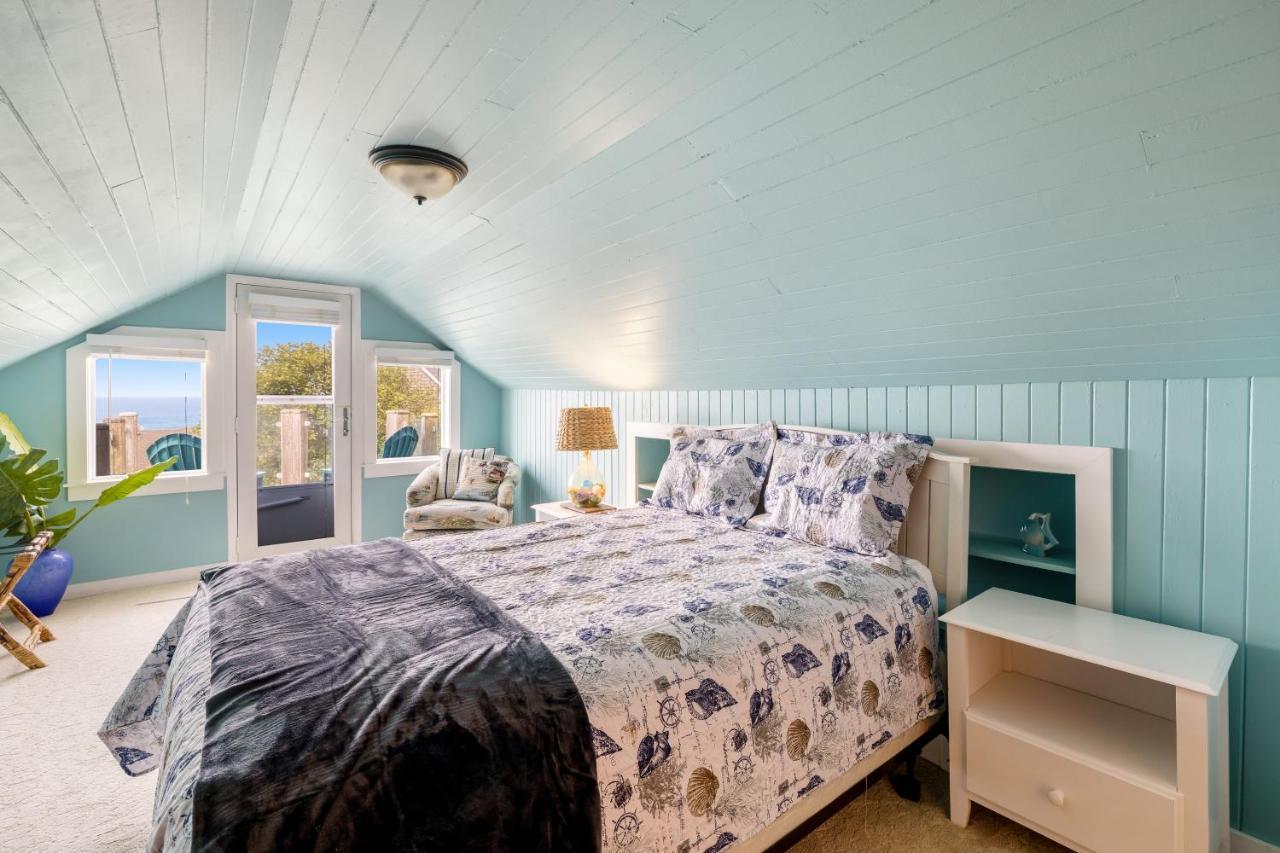 Captain'S Quarters And Cabins Depoe Bay Quarto foto