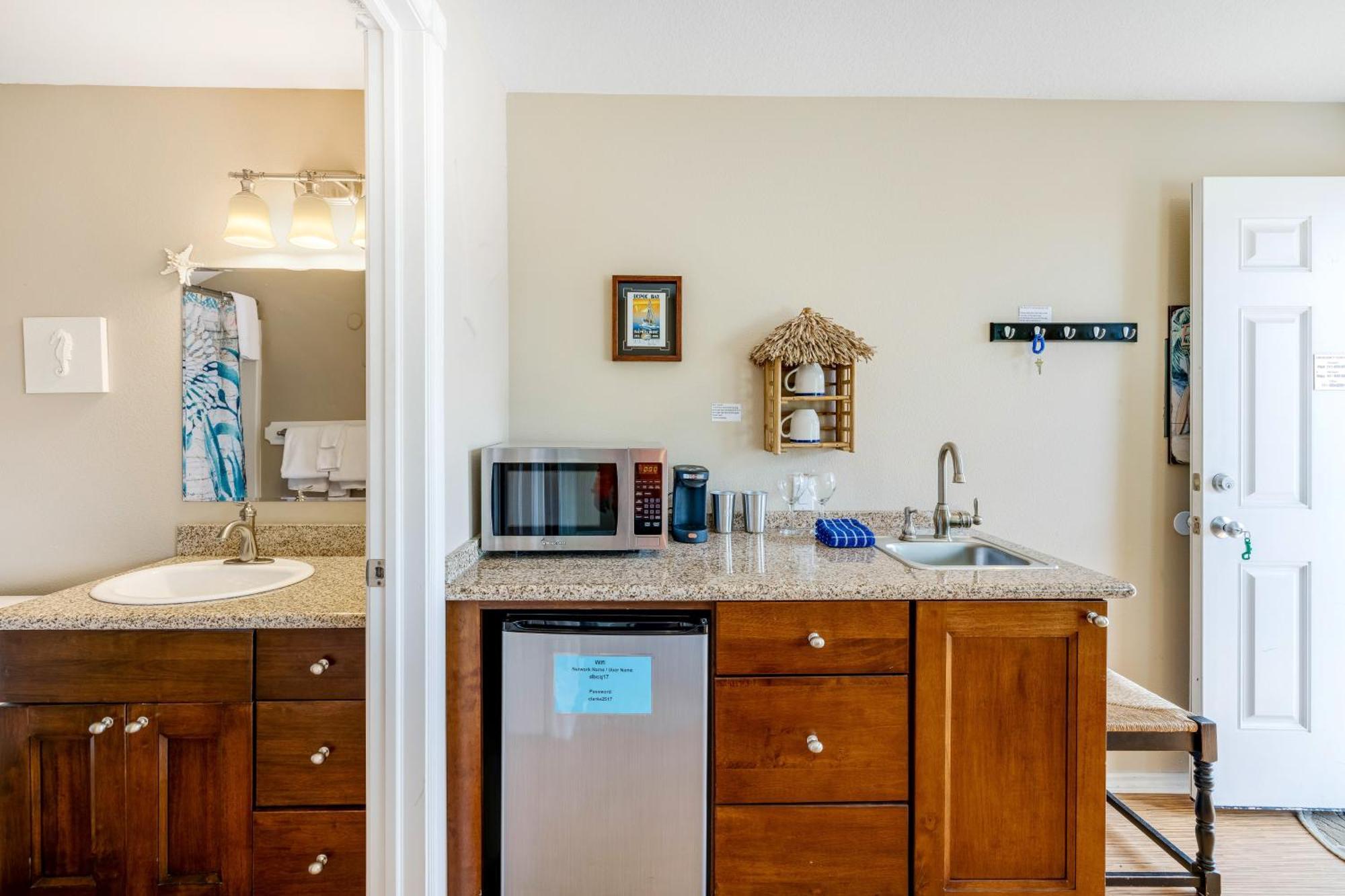 Captain'S Quarters And Cabins Depoe Bay Quarto foto