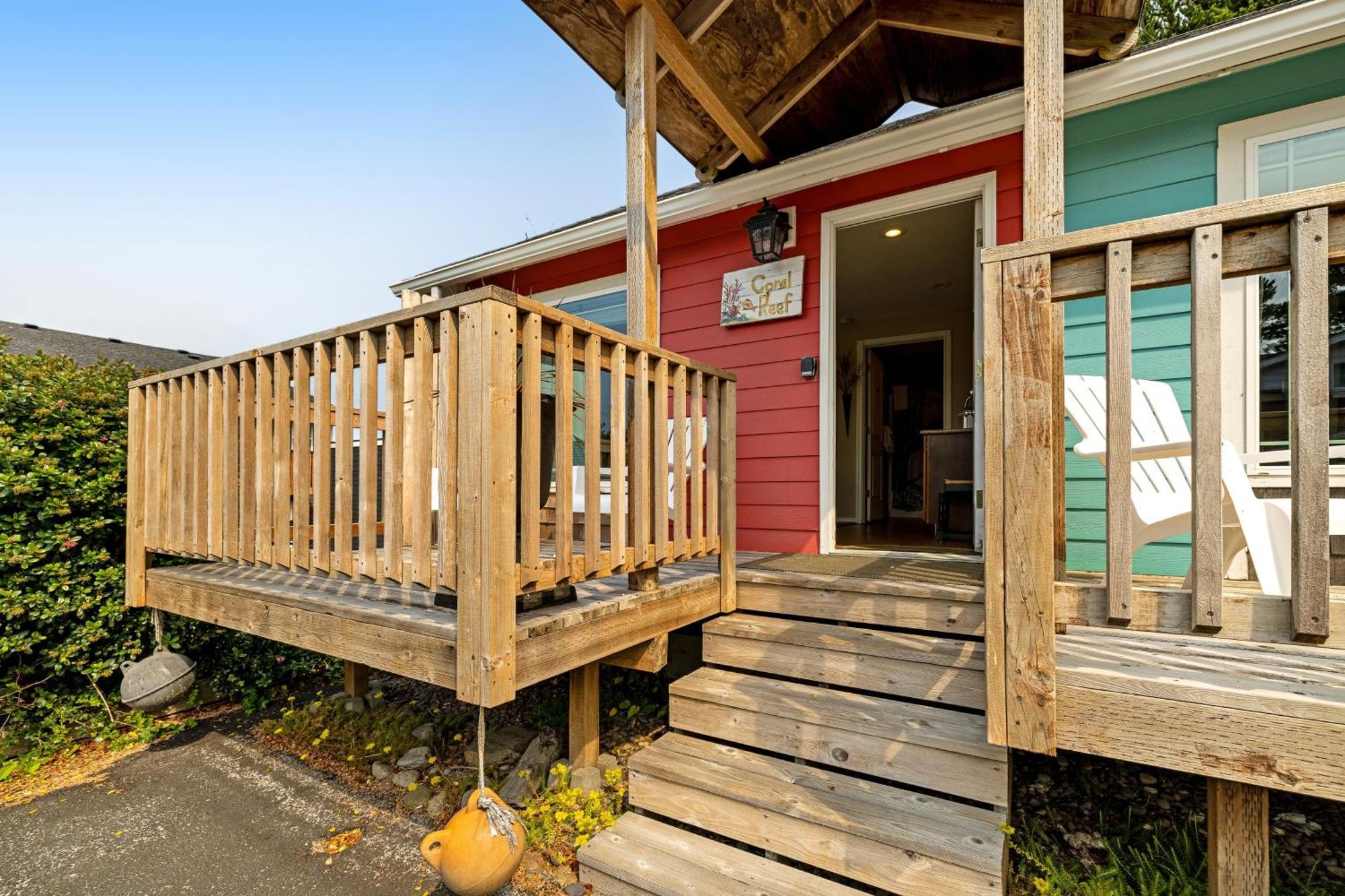 Captain'S Quarters And Cabins Depoe Bay Quarto foto