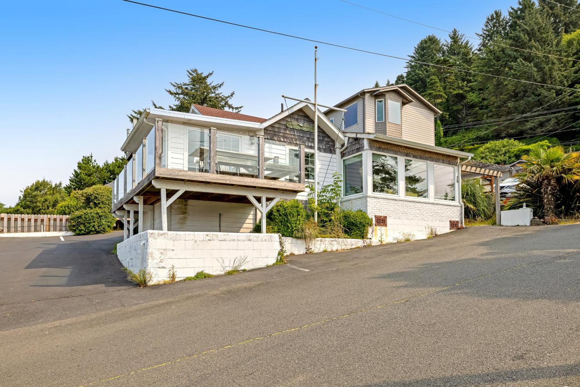 Captain'S Quarters And Cabins Depoe Bay Quarto foto